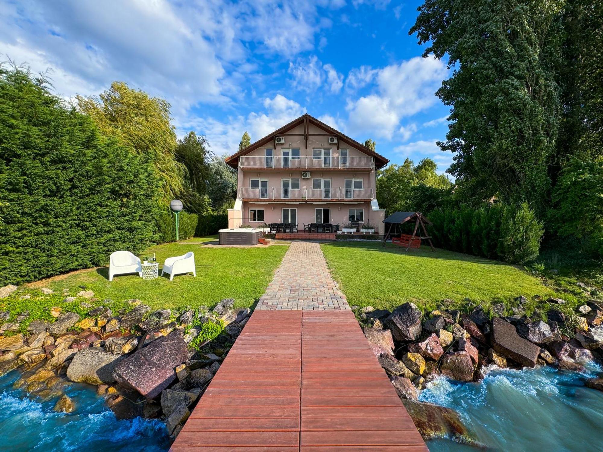 Zoeldpart Villa Балатонсарсо Экстерьер фото